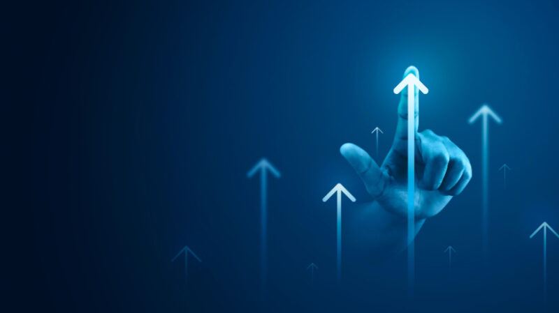30+ Surprising Leadership Statistics To Take Note Of (2025)